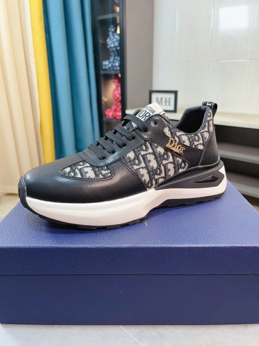 Men's men's shoes 💰458🌹🌹【Dior】Best-selling official website world premiere🔝High-end men's shoes brand official website latest series: The upper is made of imported cowhide with specially designed fabrics➕Mesh breathable lining. Make walking more convenient and comfortable! Compared with the official quality, Midea’s 1:1 replica. Create a fashionable personality to set off your uniqueness! A must-have for trendy men! Classic style. Men's sizes: 38-44.